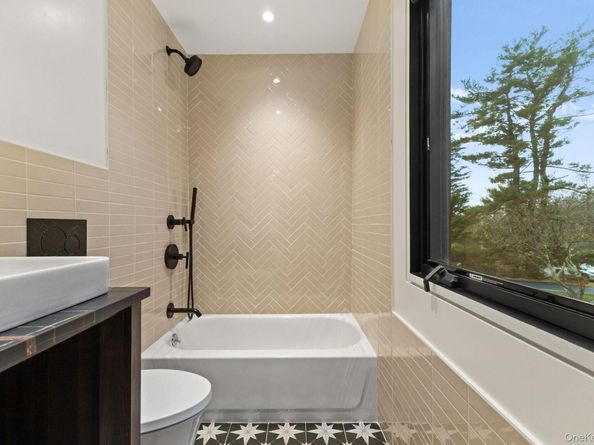 1824 Morningview Drive, Yorktown Heights NY 10598