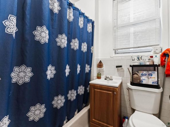 953 Rhinelander Avenue, Bronx NY 10462