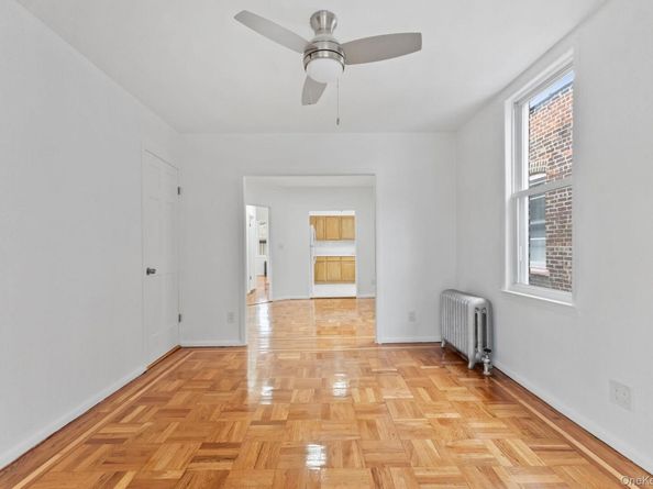 953 Rhinelander Avenue, Bronx NY 10462