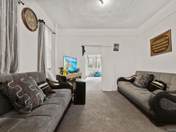 953 Rhinelander Avenue, Bronx NY 10462