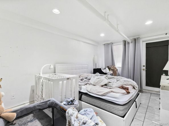 953 Rhinelander Avenue, Bronx NY 10462