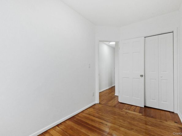 953 Rhinelander Avenue, Bronx NY 10462