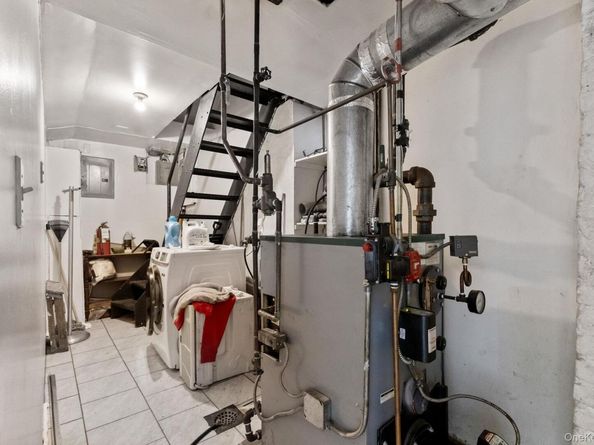 953 Rhinelander Avenue, Bronx NY 10462