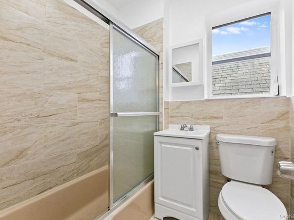 953 Rhinelander Avenue, Bronx NY 10462