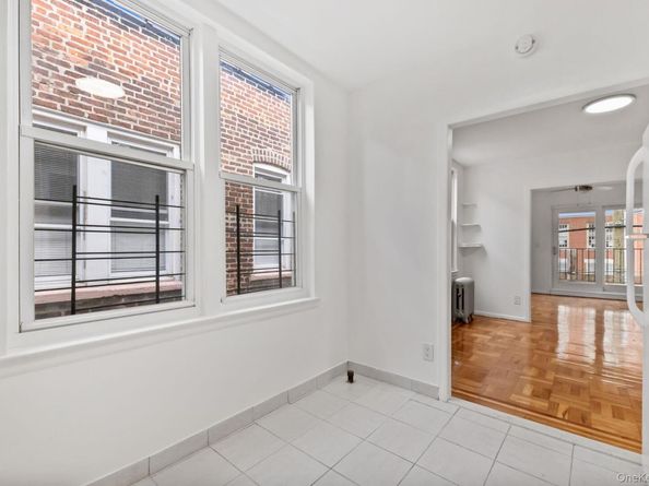 953 Rhinelander Avenue, Bronx NY 10462