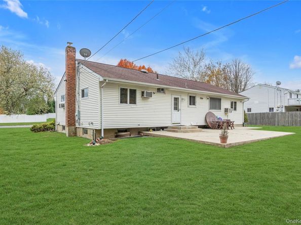 21 Yeoman Drive, East Northport NY 11731