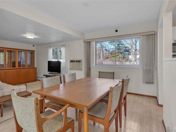 21 Yeoman Drive, East Northport NY 11731