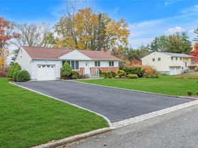 21 Yeoman Drive, East Northport NY 11731