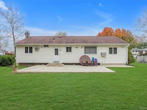 21 Yeoman Drive, East Northport NY 11731