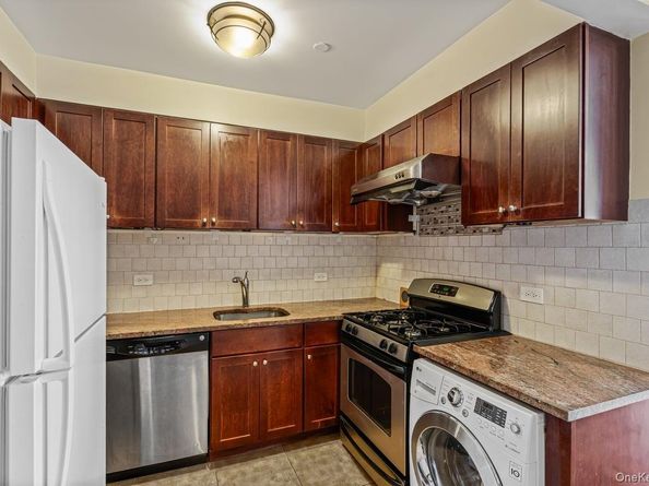 71-33 162nd Street 4B, Fresh Meadows NY 11365