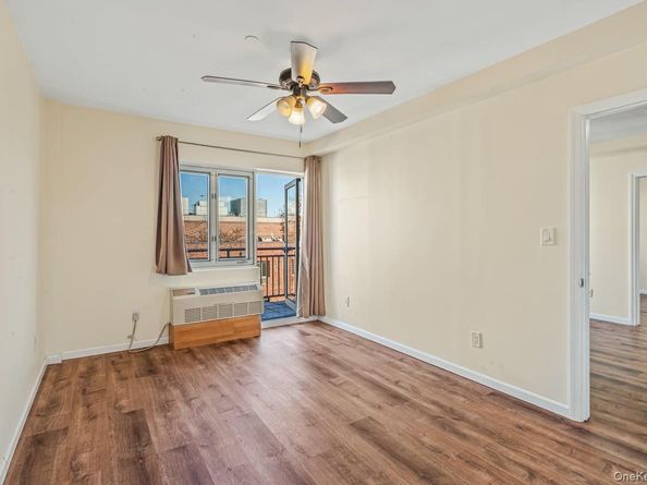 71-33 162nd Street 4B, Fresh Meadows NY 11365