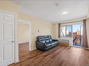 71-33 162nd Street 4B, Fresh Meadows NY 11365