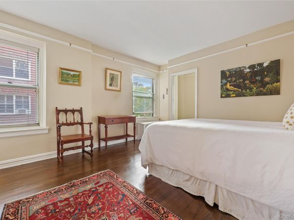 250 Bronxville Road 2G, Bronxville NY 10708