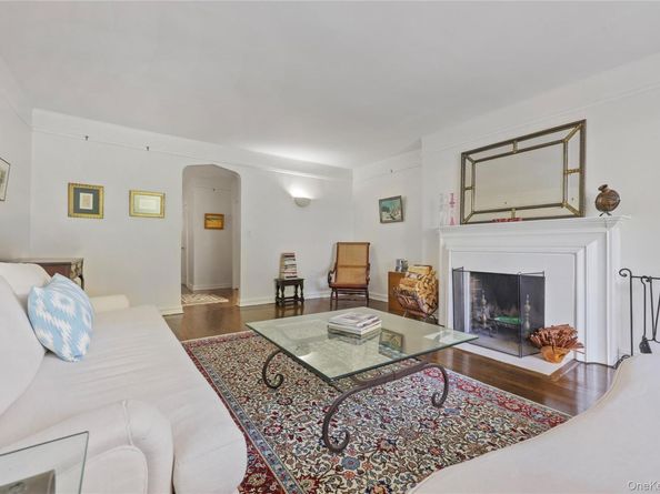 250 Bronxville Road 2G, Bronxville NY 10708