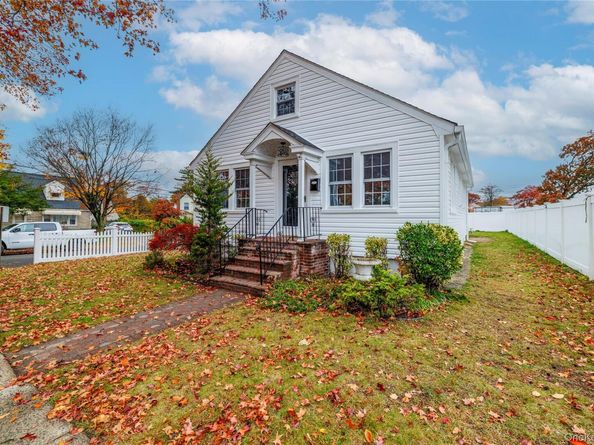 801 Park Avenue, Westbury NY 11590