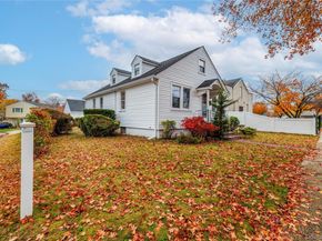 801 Park Avenue, Westbury NY 11590