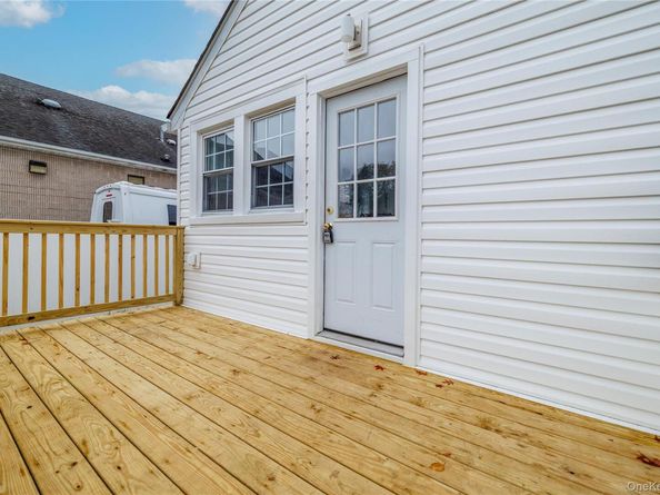 801 Park Avenue, Westbury NY 11590