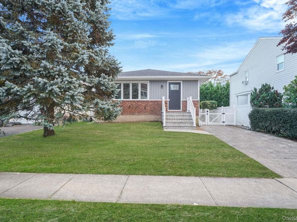 116 Parkhill Avenue, Massapequa NY 11758