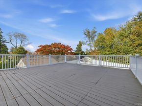 19 8th Street, Hicksville NY 11801