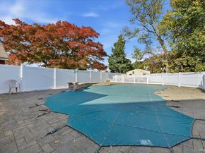 19 8th Street, Hicksville NY 11801