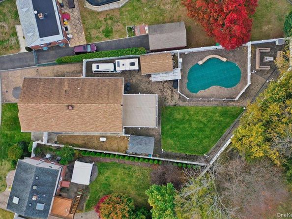 19 8th Street, Hicksville NY 11801