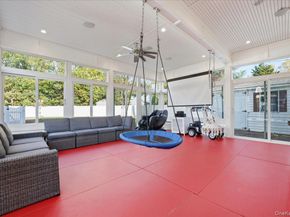 19 8th Street, Hicksville NY 11801