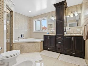 19 8th Street, Hicksville NY 11801