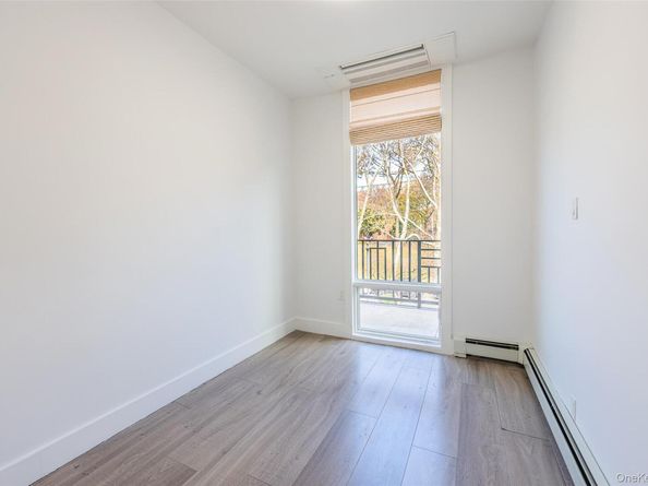 1822 Astoria Park S, Astoria NY 11102