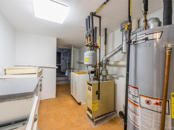 1822 Astoria Park S, Astoria NY 11102