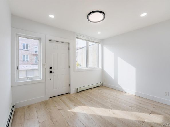 1822 Astoria Park S, Astoria NY 11102