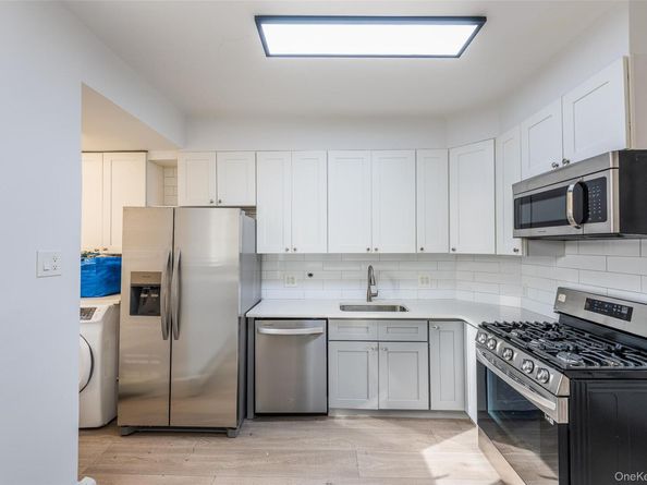 1822 Astoria Park S, Astoria NY 11102