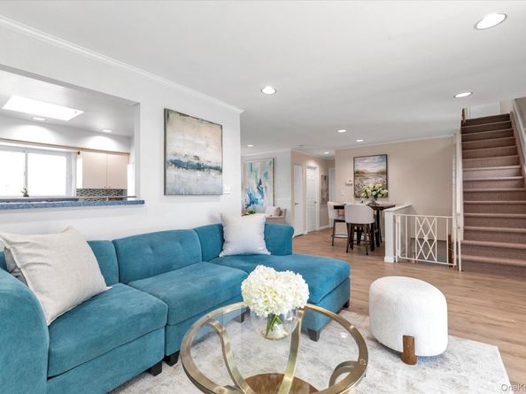 6 Karen Avenue, Plainview NY 11803