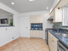 6 Karen Avenue, Plainview NY 11803