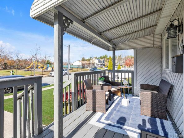 6 Karen Avenue, Plainview NY 11803