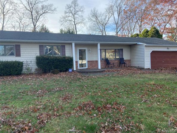 4 Debra Drive, Nesconset NY 11767