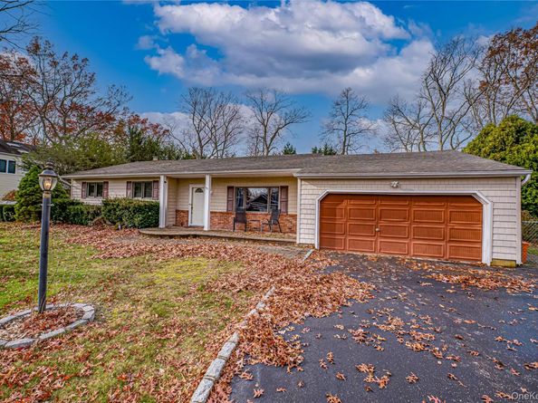 4 Debra Drive, Nesconset NY 11767