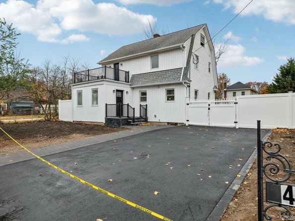 41 leyden Street, Huntington Station NY 11746