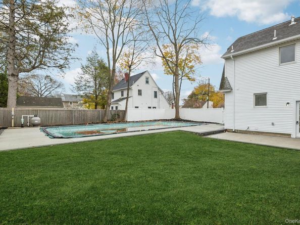 41 leyden Street, Huntington Station NY 11746