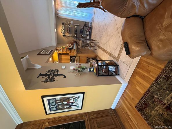 6 Lee Place, Old Bethpage NY 11804