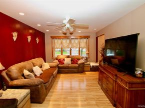 45 Merokee Place, Farmingdale NY 11735