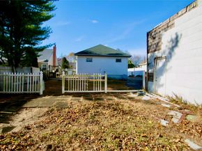 45 Merokee Place, Farmingdale NY 11735