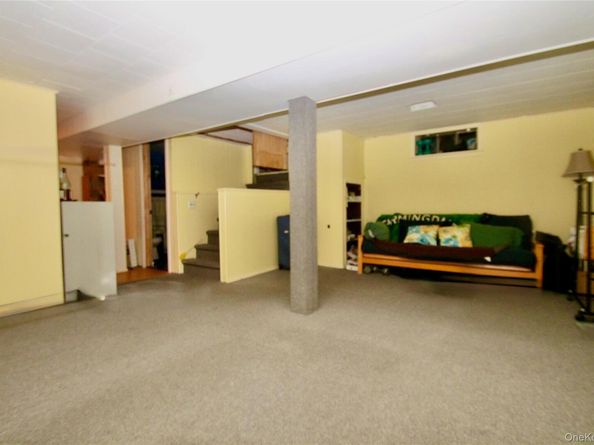 45 Merokee Place, Farmingdale NY 11735