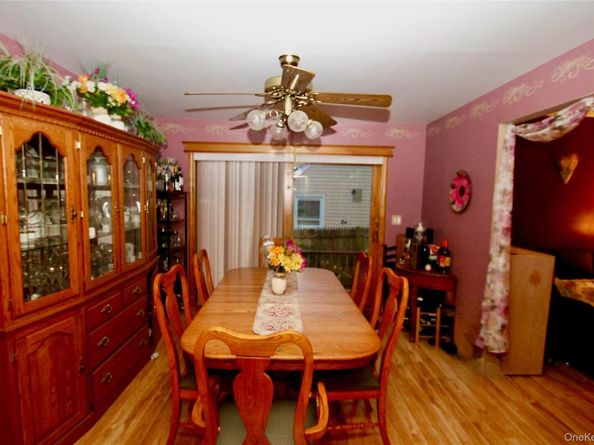 45 Merokee Place, Farmingdale NY 11735