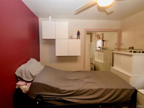 45 Merokee Place, Farmingdale NY 11735