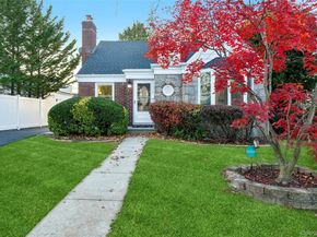 61 Harris Avenue, Hewlett NY 11557