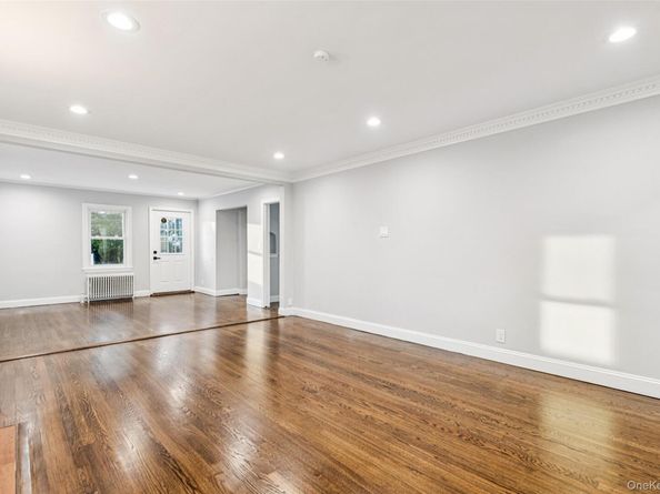 61 Harris Avenue, Hewlett NY 11557