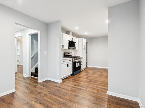 61 Harris Avenue, Hewlett NY 11557