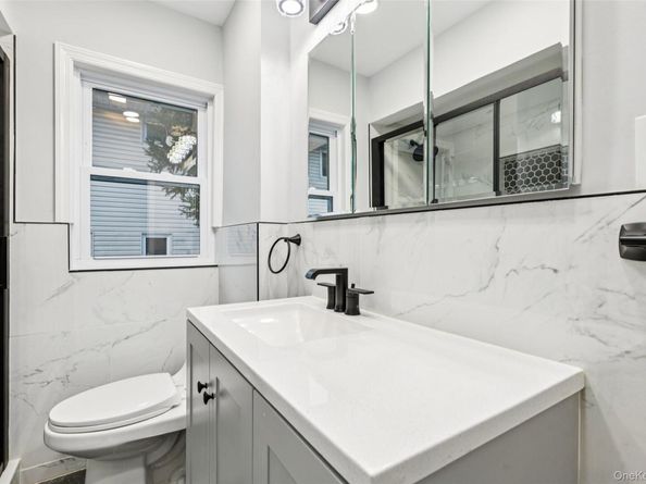 61 Harris Avenue, Hewlett NY 11557