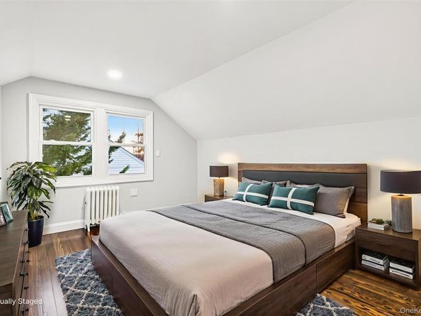 61 Harris Avenue, Hewlett NY 11557