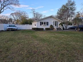 87 Columbus Avenue, Central Islip NY 11722
